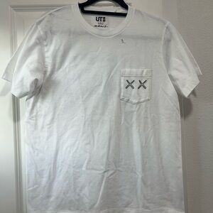 Kaws uniqlo shirt L